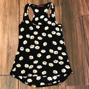 🌸 LN Annabelle brand Daisy design tank top; non-smoking home